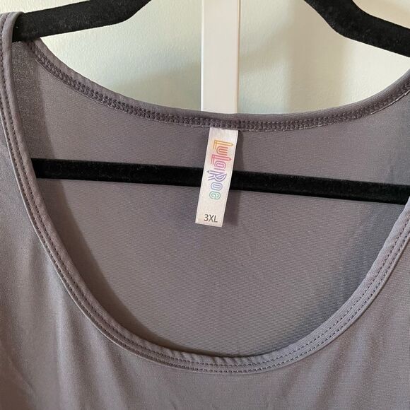 LuLaRoe Gray Short Sleeve Tee - Picture 3 of 4